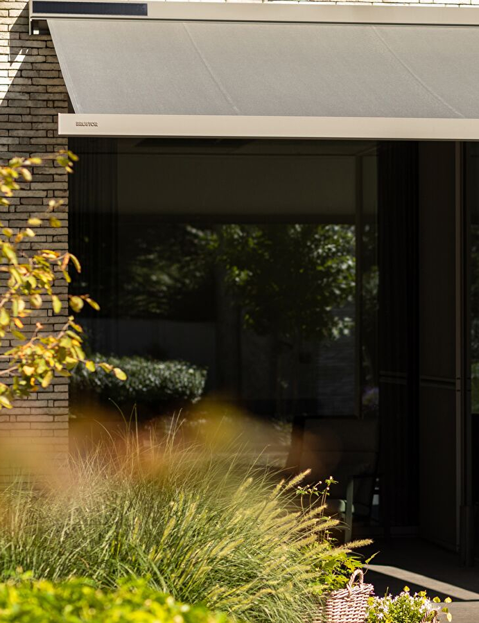 Ontvang een gratis motor bij aanschaf van een terrasscherm!